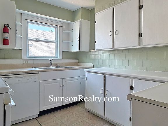 4th image of 149 University Ave Floor 3