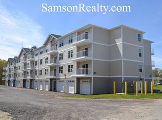 201 Forsythe Cir #407, Seekonk, MA 02771