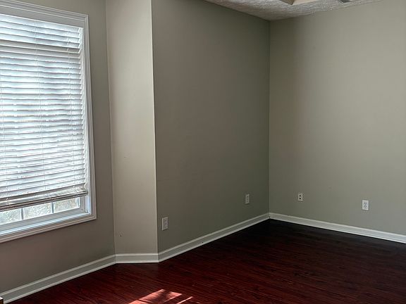 4th image of 373 Jack Hampton Dr