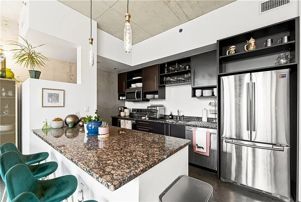 1 bed, 1.0 bath, 795 sqft, $1,950 — Photo 4