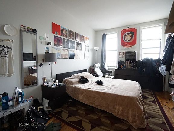 3rd image of 218 Macdougal St #3L