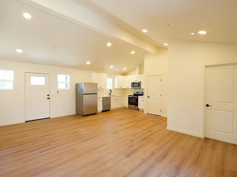 4805 Charlotte Way — Photo 67