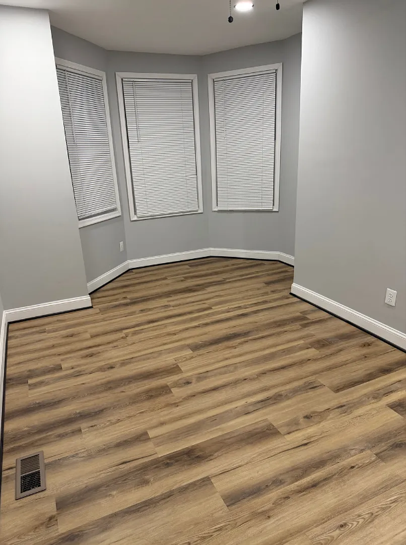 3113 Presbury St $650 Available (Shared Bath) — Photo 2
