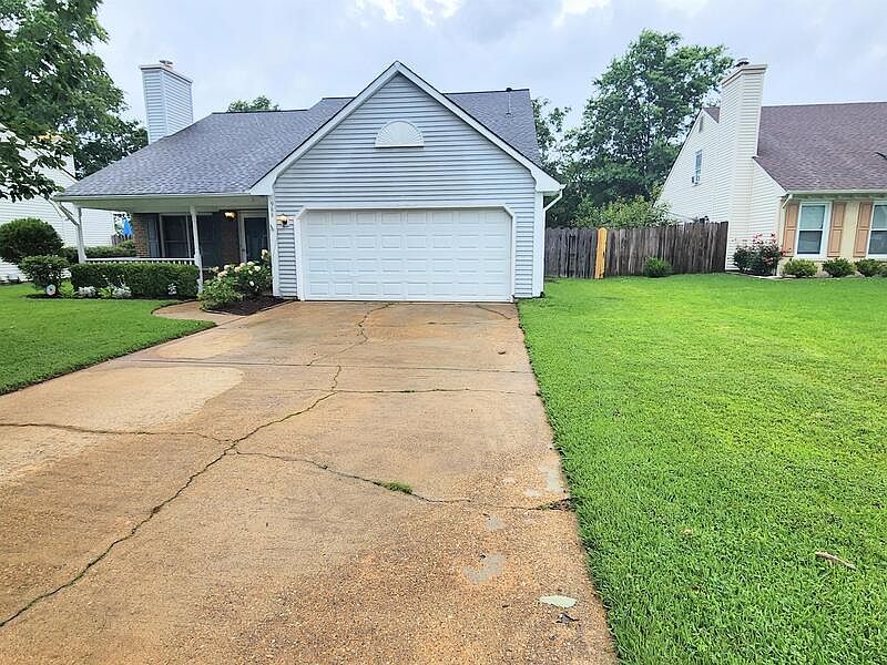 1st image of 988 Blanding Ct