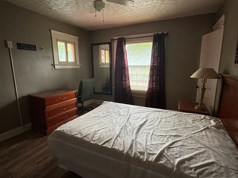 11918 Phillips Ave — Photo 11