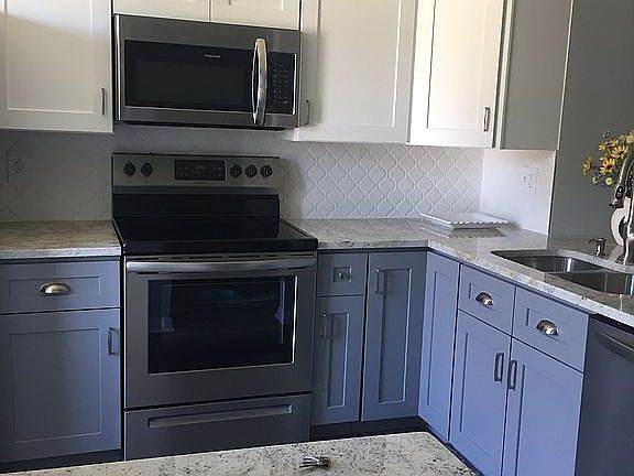 Kitchen-soft close cabinets