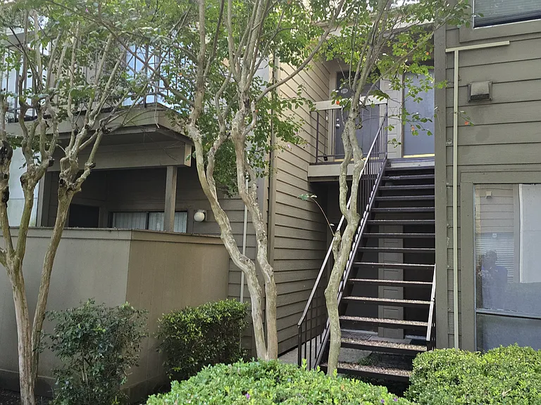 10049 Westpark Dr #118 — Photo 20