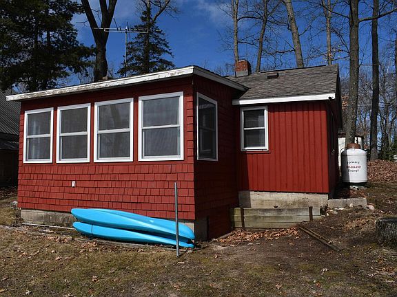 2nd image of 2102 Lake Rd