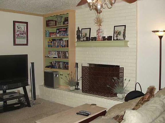 3rd image of 2808 Woodbriar St