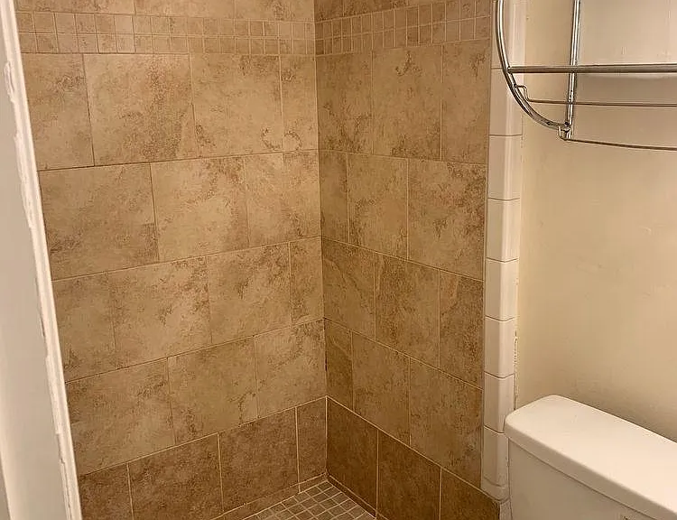 2513 N Southport Ave #GF — Photo 10