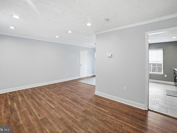 4th image of 10305 Beaver Knoll Dr