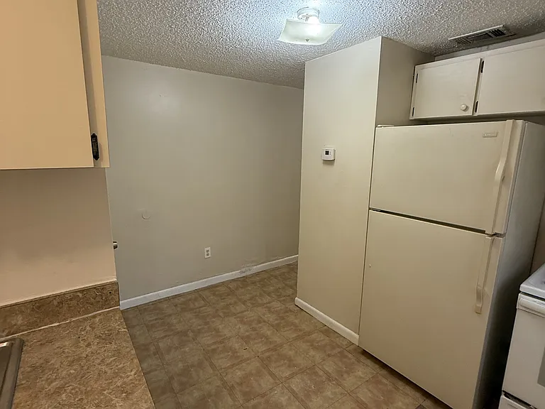 2911 E 33rd Ave #B — Photo 7