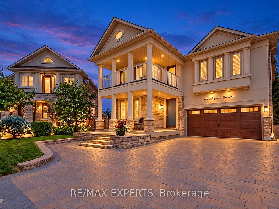 1st image of 94 Royview Cres