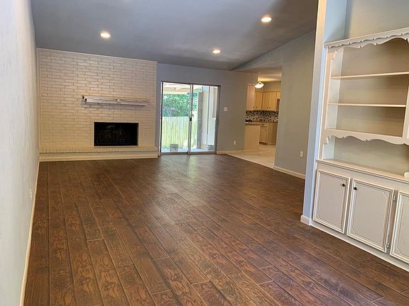 5th image of 1505 Bahamas Ct