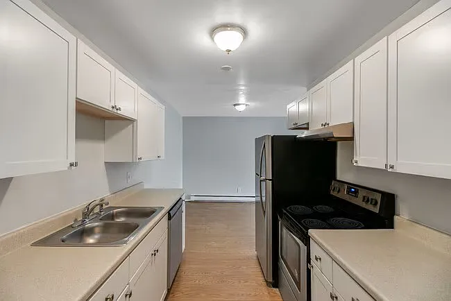 Renaissance Apartments — Photo 2