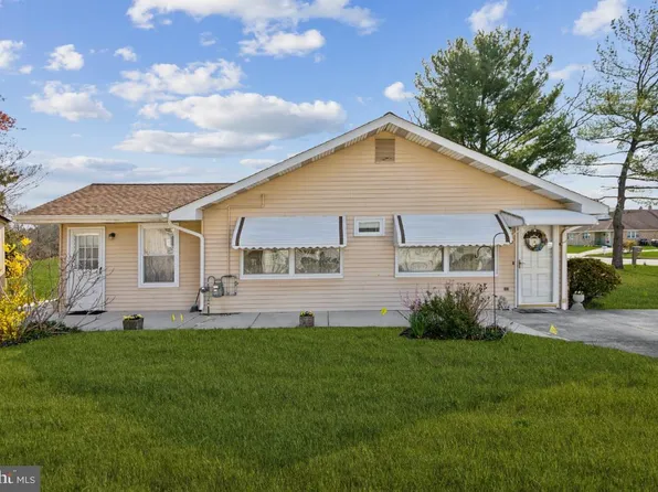 136 Elmtowne Blvd, Hammonton, NJ 08037