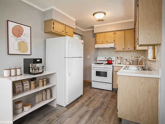 2nd image of 7537 W Higgins Rd #2S