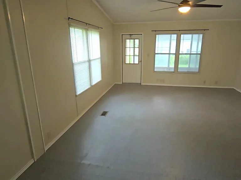 203 Iowa St — Photo 10