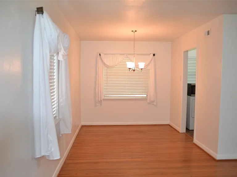 3879 Clover Ln — Photo 7