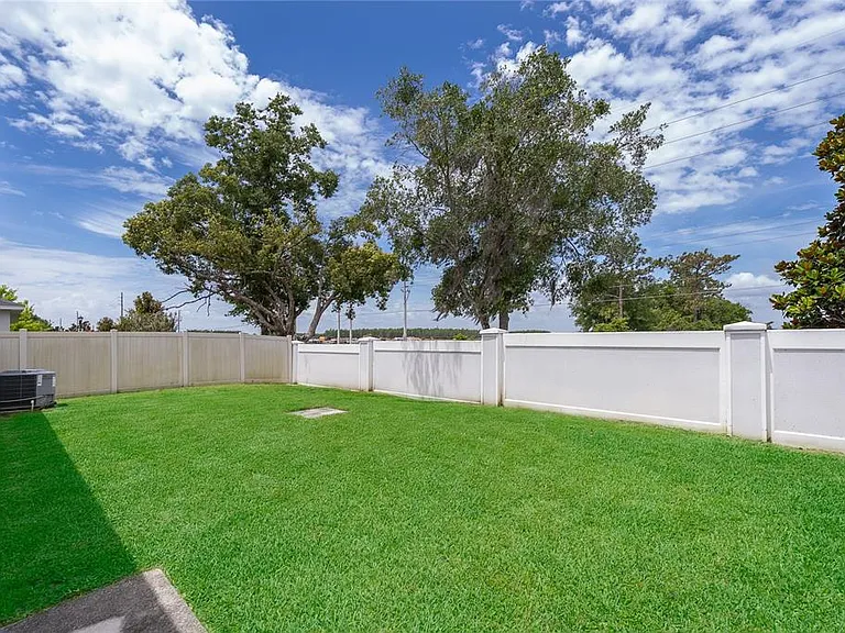 2405 Bulrush Dr — Photo 14