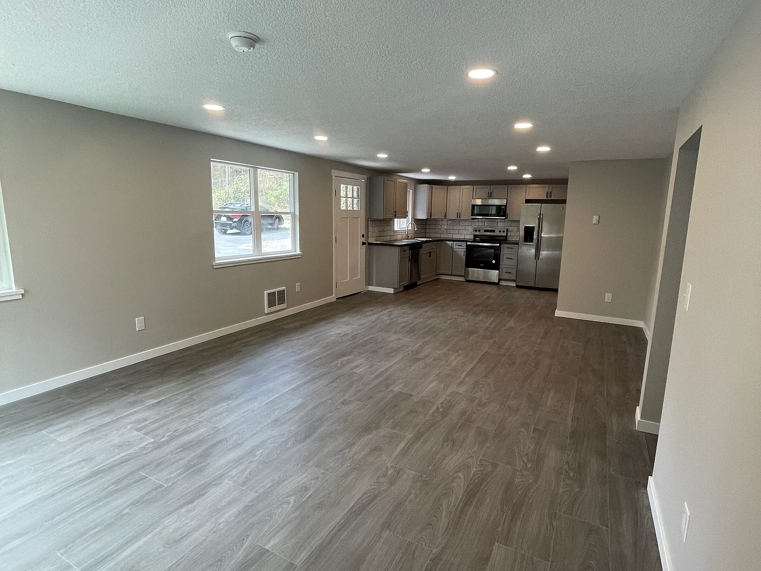 3 bed, 1450 sqft, $2,250 — Photo 2