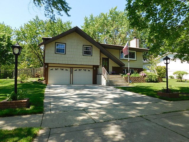 1st image of 710 Cambridge Dr