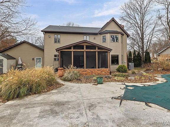 5th image of 22 Waterford Ln