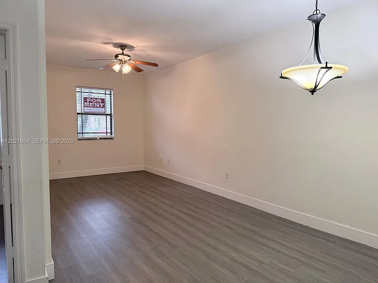 3585 NE 5th St #102 — Photo 6