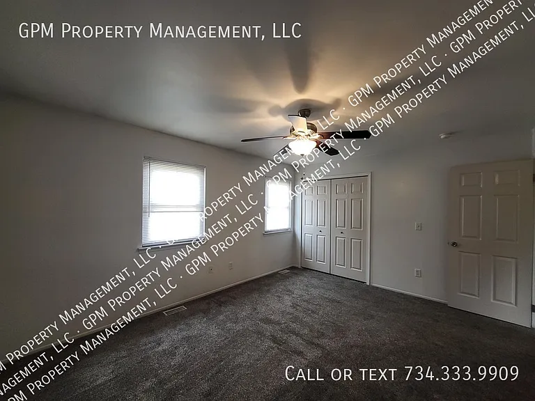 20027 Village Green Ct — Photo 11