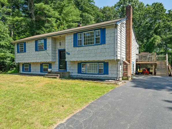 132 Old Farm Rd, Hanover, MA 02339