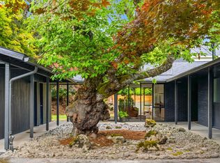 6832 SW Raleighwood Way, Portland, OR 97225