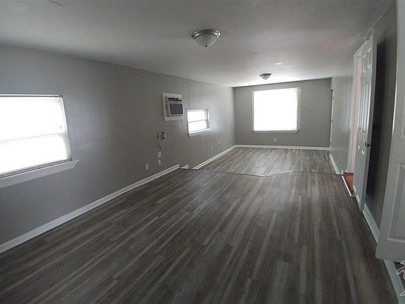 2nd image of 3303 E Moreno St