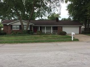 6 Knollwood Dr, Sherman, IL 62684