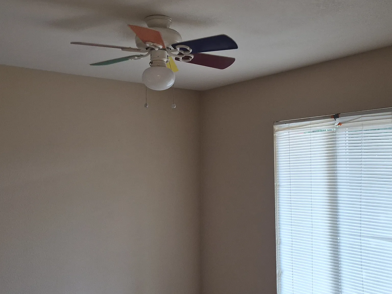 4 bed, 1398 sqft, $2,400 — Photo 2