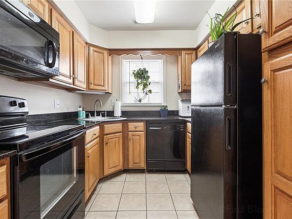3rd image of 1304 Stockley Gdns APT 507