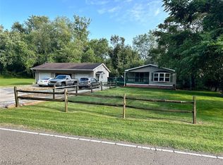469-471 E Canal St, Newcomerstown, OH 43832