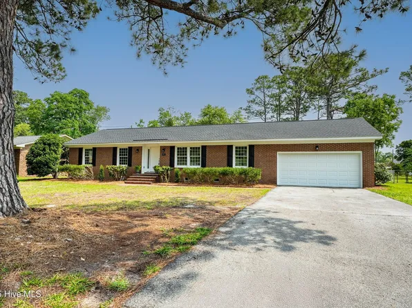 3825 Canterbury Road, Wilmington, NC 28403