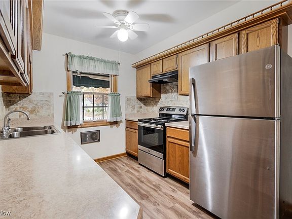 4th image of 952 Park Ave