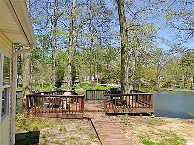 Deck.