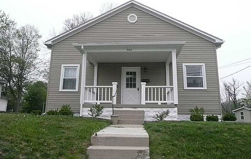 1st image of 926 Covington Ave