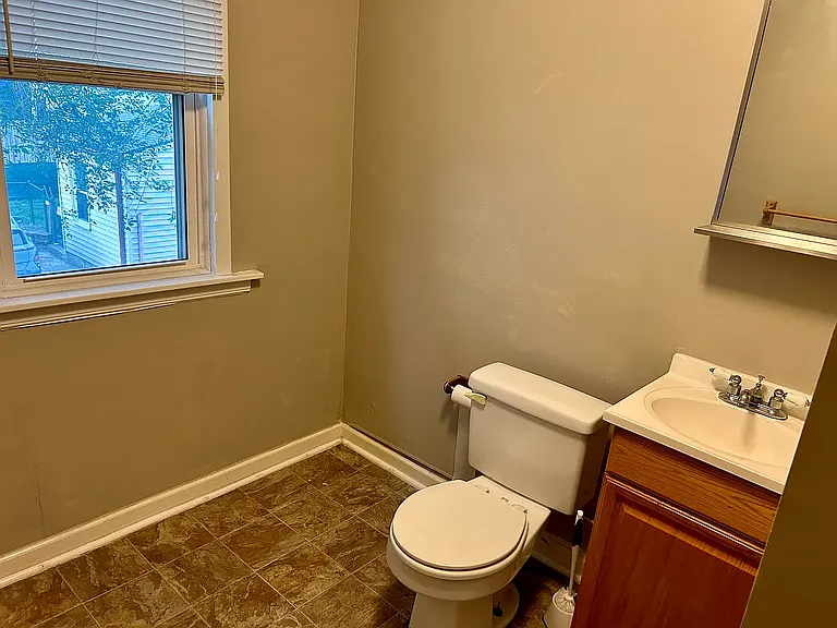 939 Washington Ave #2 — Photo 10