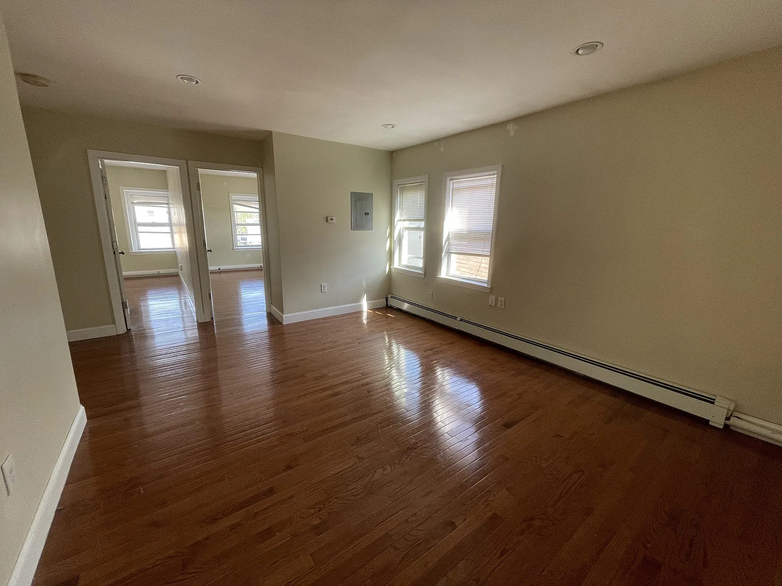 3 bed, 1.0 bath, $3,500 — Photo 2