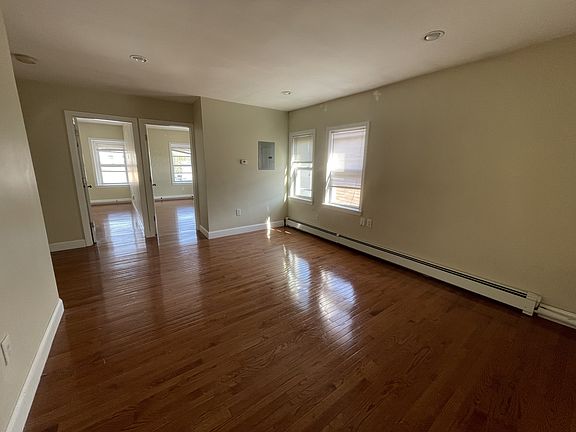 2nd image of 2 Wyman Pl APT 3