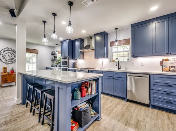 1313 Juniper Ln, Lewisville, TX 75077