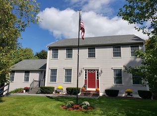 33 Sandy Hill Rd, Raynham, MA 02767