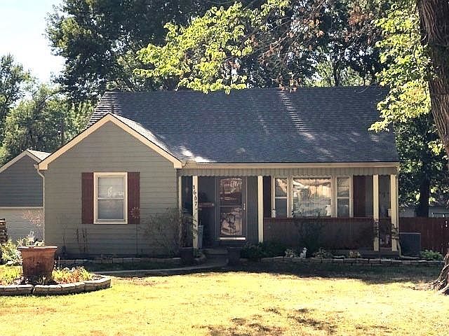 1st image of 1607 Highland Dr