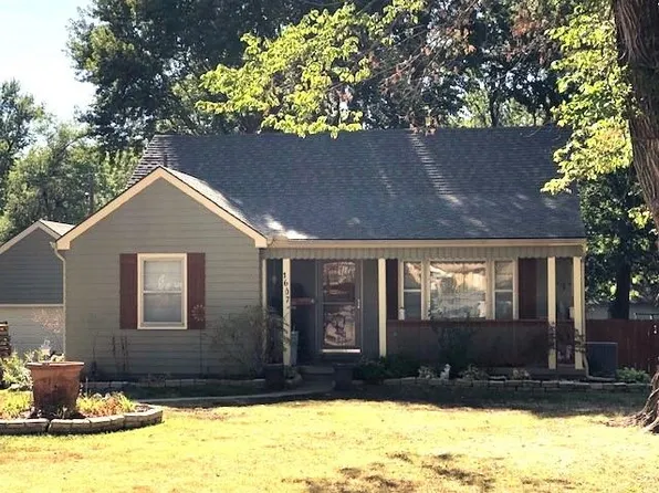 1607 Highland Dr, Augusta, KS 67010