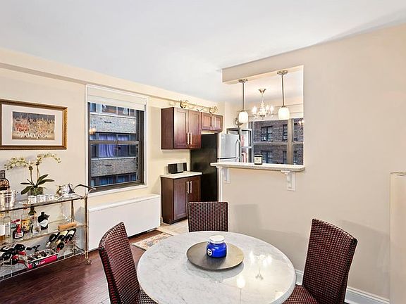 3rd image of 305 E 40th St #11X