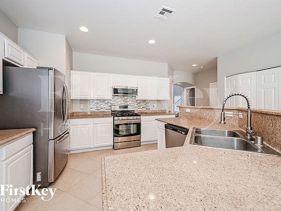 5th image of 10831 Vestone St