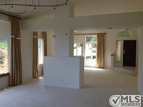 4th image of 860 Calle Talentia